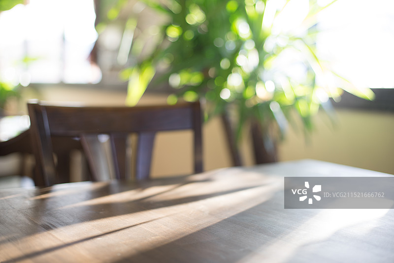 含灯光的桌子图片素材