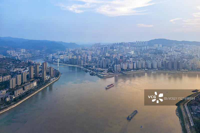 重庆涪陵城市全景与河流交汇的壮丽景观图片素材
