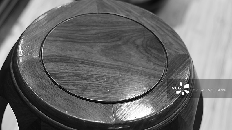 木桌上的高角度视图图片素材