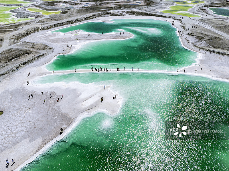 航拍翡翠湖风景图片素材