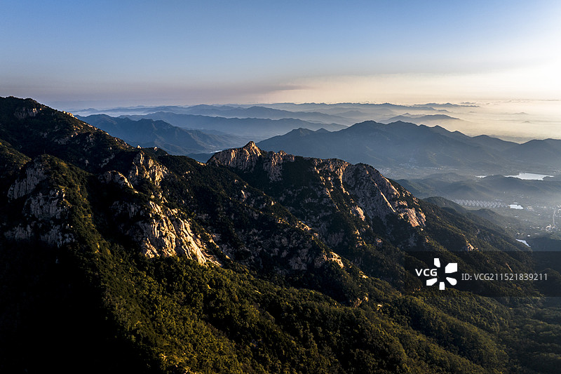 金秋十月的泰山图片素材