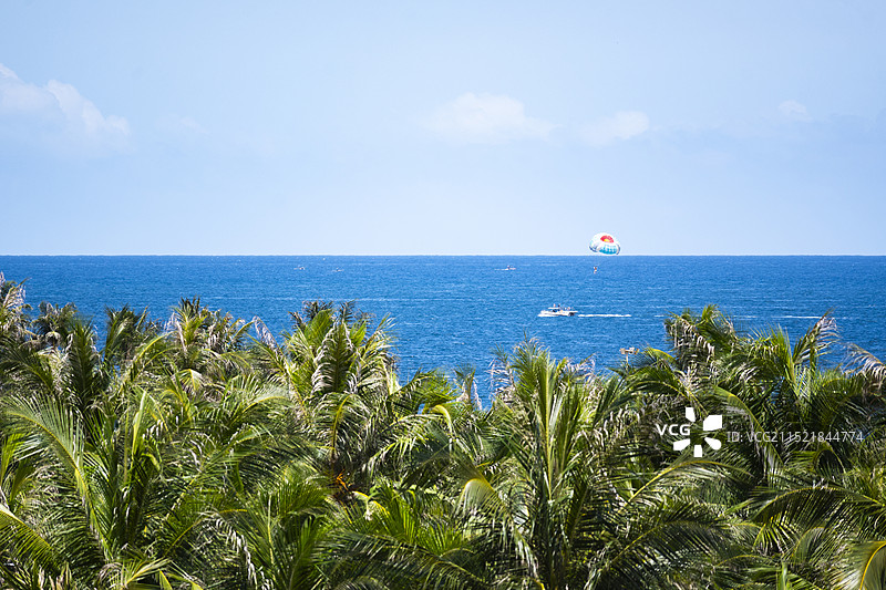 浪漫的海上娱乐活动图片素材