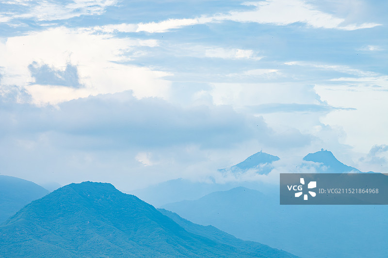 航拍海南乐东县尖峰岭山峰图片素材