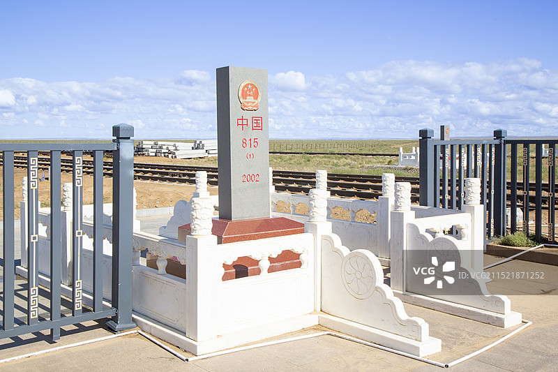 内蒙古锡林郭勒盟“二连浩特国门”界碑图片素材