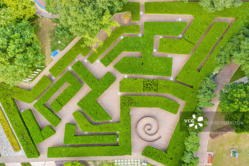 航拍植物迷宫 郑州植物园儿童探索园 英国汉普顿宫同款微缩版 树墙游乐园图片素材