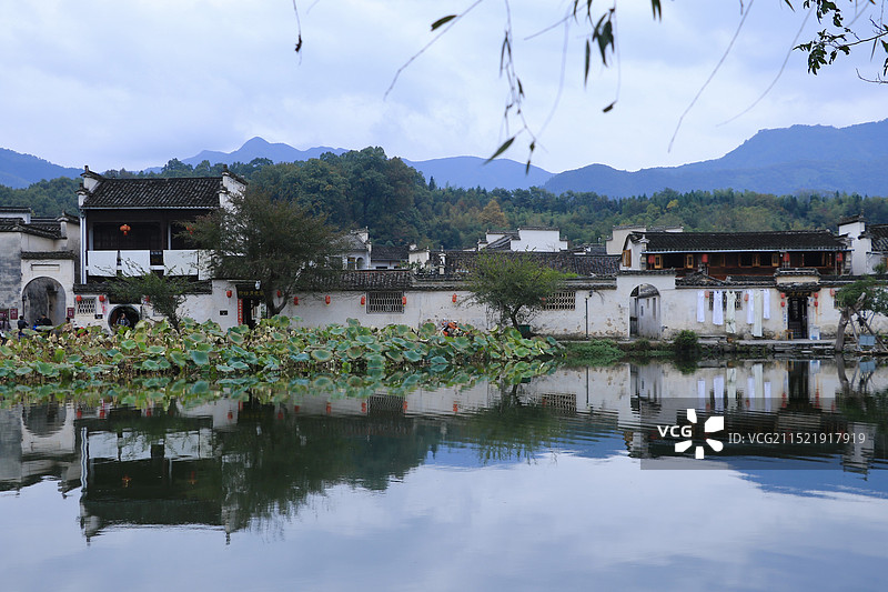 初秋的安徽宏村南湖图片素材