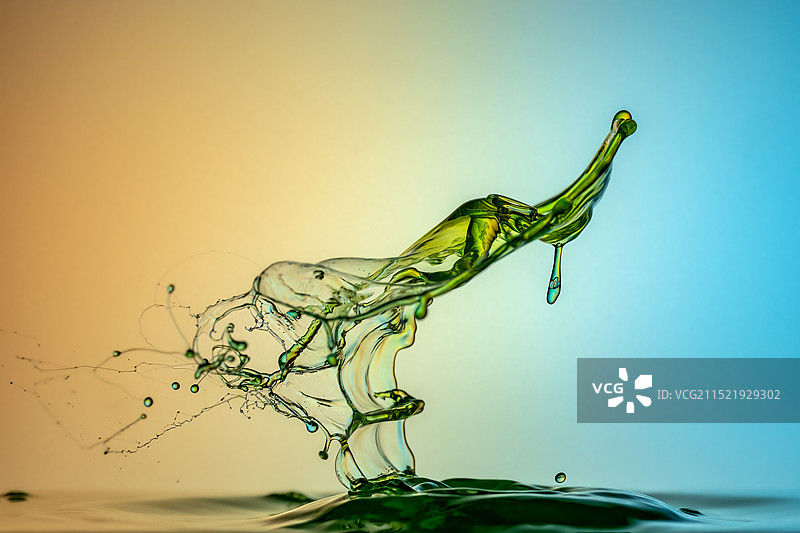 水滴瞬间图片素材