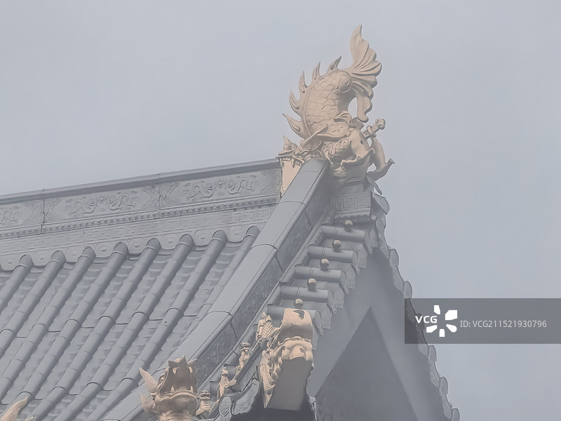 峨眉山金顶寺庙古建筑屋檐装饰图片素材