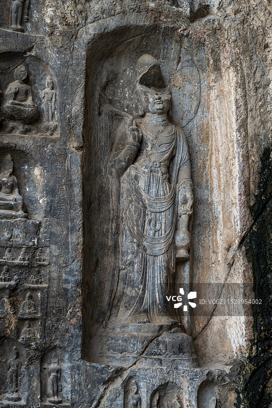 亚洲中国河南省洛阳龙门石窟莲花洞观音像图片素材