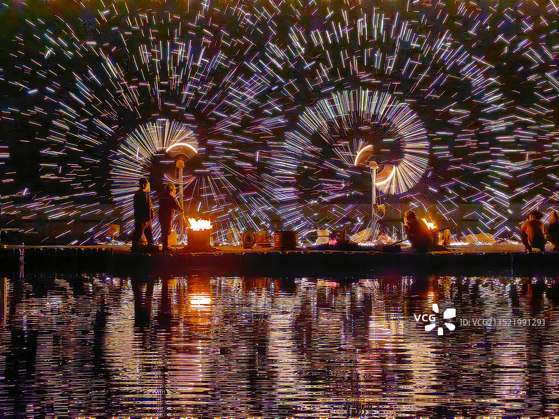 非遗文化打铁花（襄阳唐城）图片素材