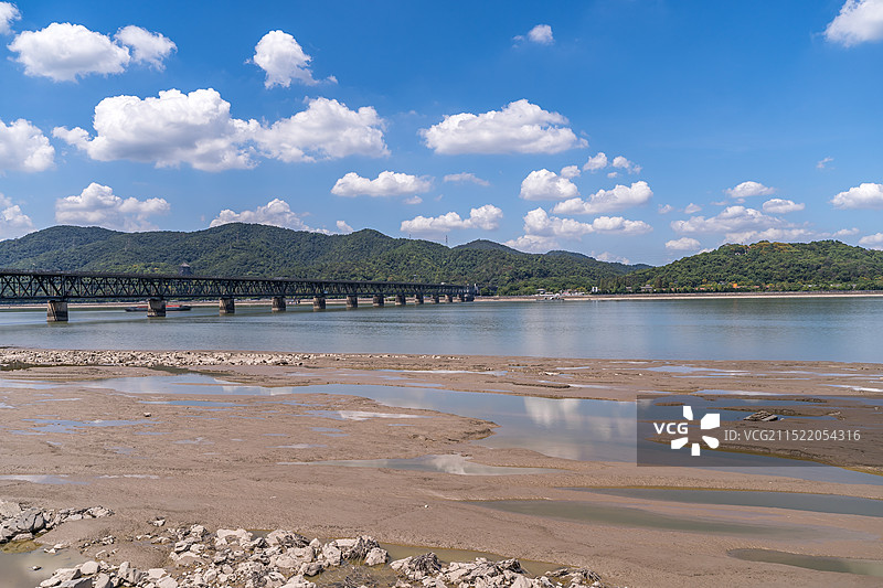 杭州 钱塘江 钱塘江大桥 蓝天白云图片素材