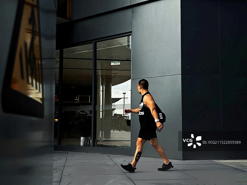 行色匆匆图片素材