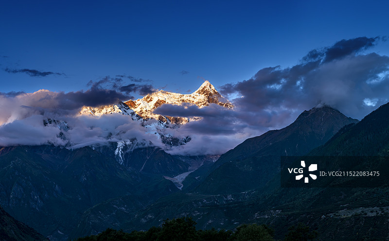 西藏林芝：九月的南迦巴瓦峰风光图片素材