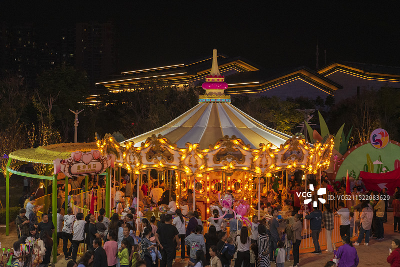 衡阳雁城之星摩天轮儿童游乐场图片素材