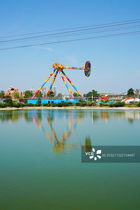 潍坊海上明珠水世界 邀您同坐大摆锤图片素材