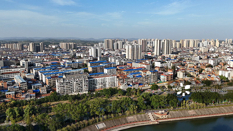 航拍湖南省南漳县蛮河沿岸风景图片素材