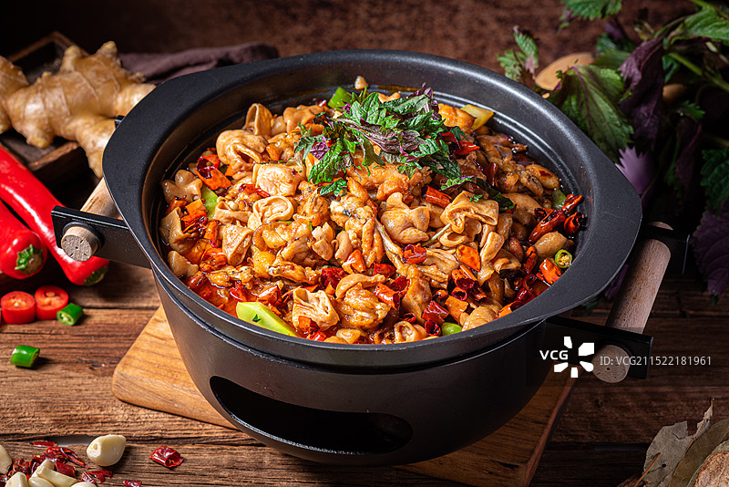 紫苏肥肠牛蛙锅图片素材