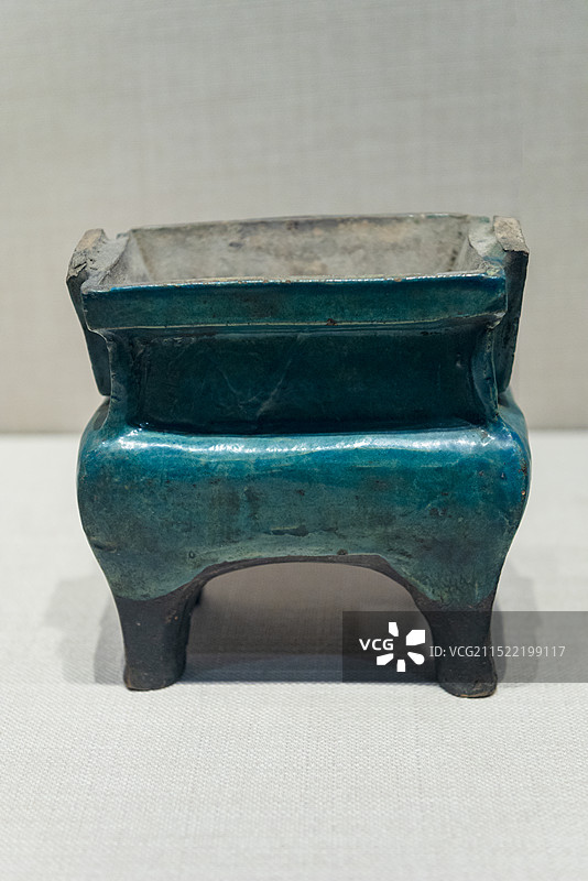 蓝釉扁方四足香炉 金代 张家口博物馆图片素材