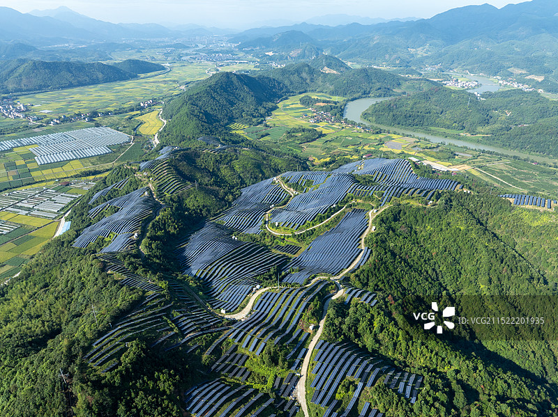山顶光伏，绿水青山-拍摄于松溪旧县光伏图片素材