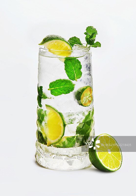 鲜榨青柠茶饮图片素材