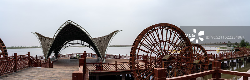 新疆喀什达瓦昆沙漠旅游风景区游船码头全景图片素材