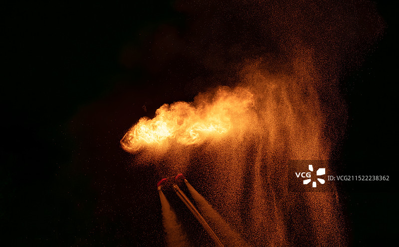 飞天火壶表演图片素材