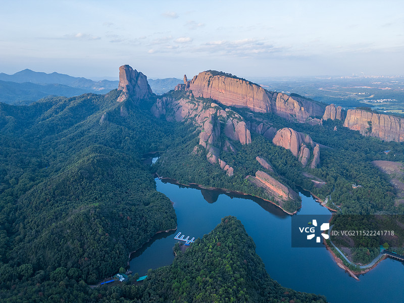 航拍江西省上饶市弋阳县龟峰山风景区图片素材