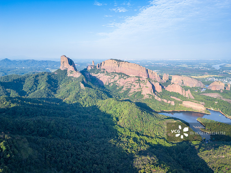 航拍江西省上饶市弋阳县龟峰山风景区图片素材