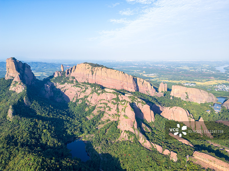 航拍江西省上饶市弋阳县龟峰山风景区图片素材