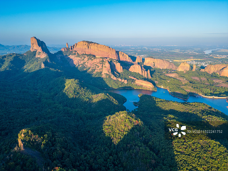 航拍江西省上饶市弋阳县龟峰山风景区图片素材