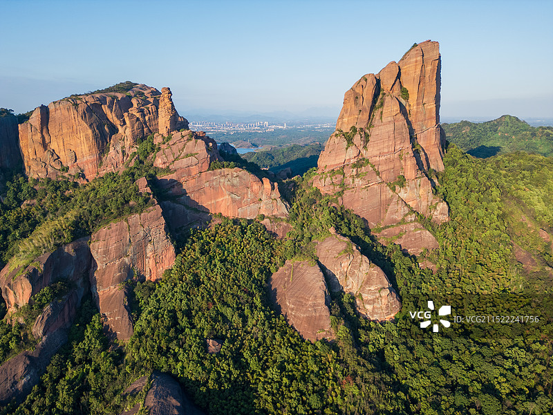 航拍江西省上饶市弋阳县龟峰山风景区图片素材
