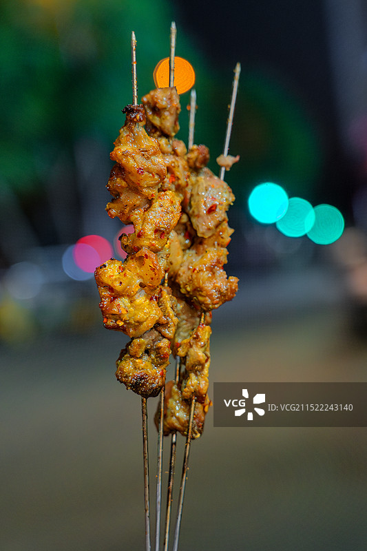 中华美食，夜宵烤羊肉串图片素材