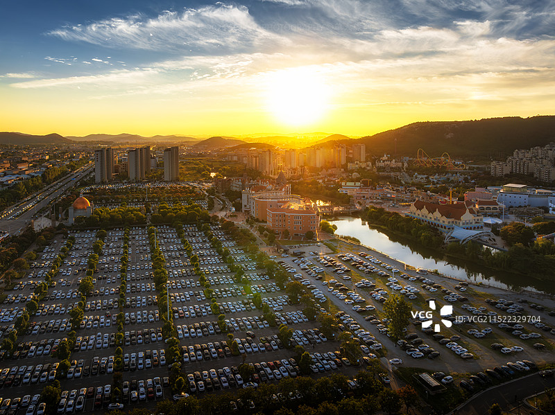 国庆节徐州乐园的车海图片素材