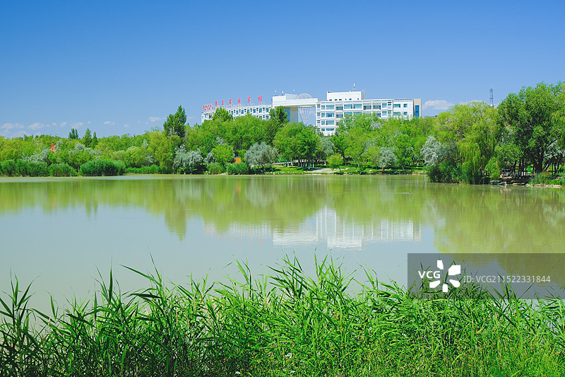 新疆博尔塔拉州博乐滨河公园城市景观图片素材