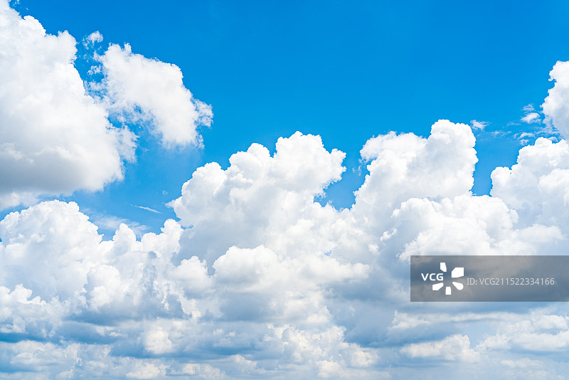 蓝天白云晴朗天空图片素材