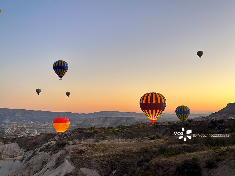 土耳其热气球黄昏时分图片素材