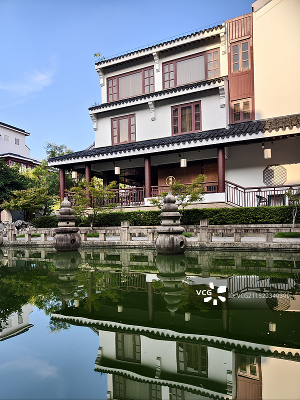 夕阳下的苏州吴宫泛太平洋酒店瑞面古典园林风光照图片素材