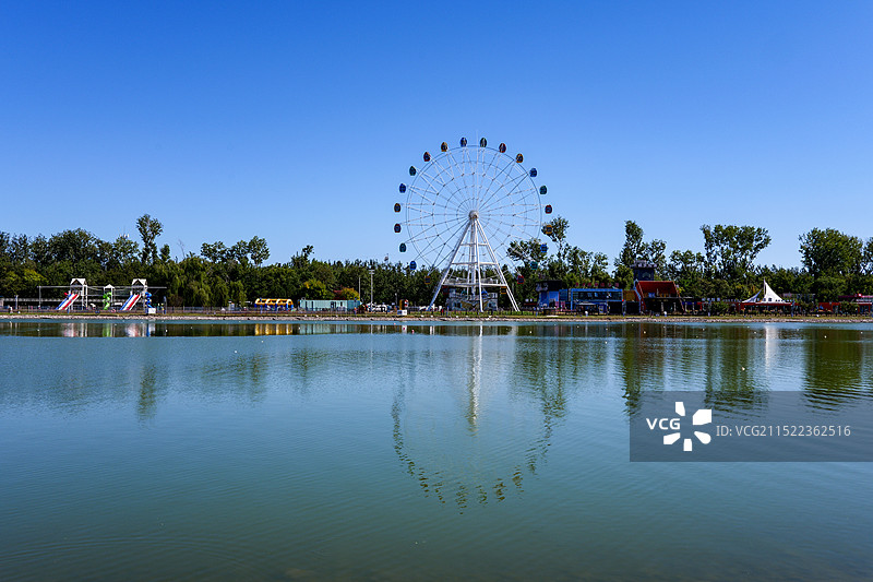 北京顺义奥林匹克水上公园河水摩天轮图片素材