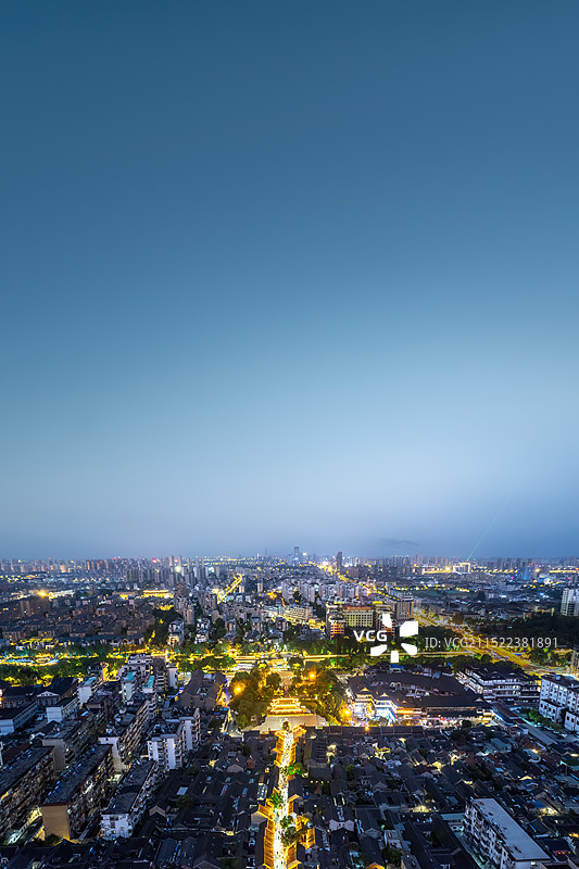 航拍聊城水上古城城市夜景图片素材