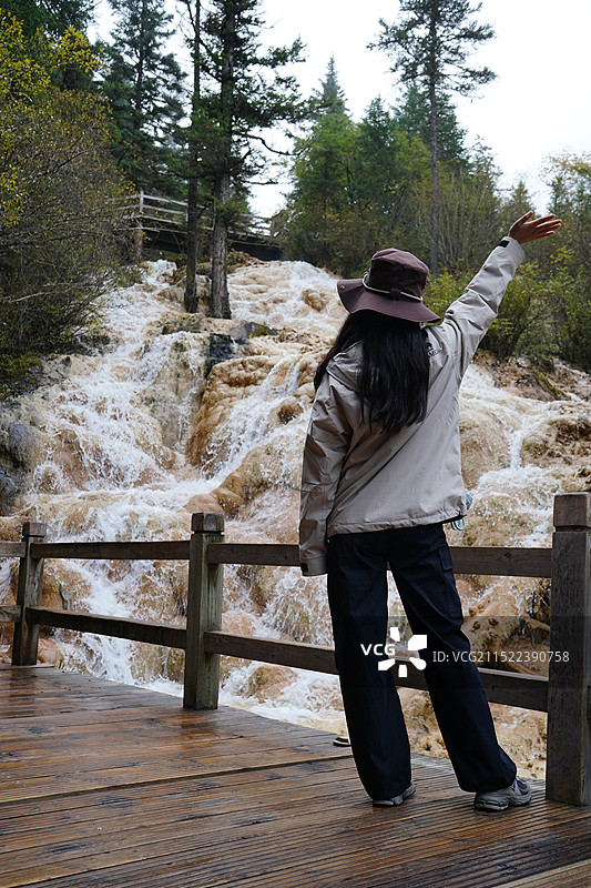 四川阿坝藏族羌族自治州黄龙风景区图片素材