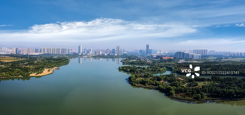 航拍济宁CBD太白湖新城全景图图片素材
