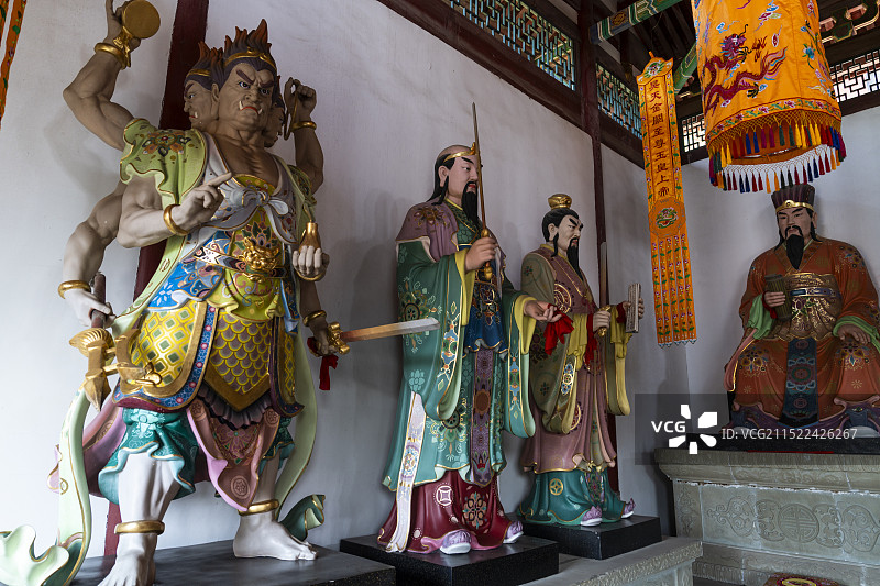 重庆丰都鬼城玉皇殿内的神仙塑像图片素材