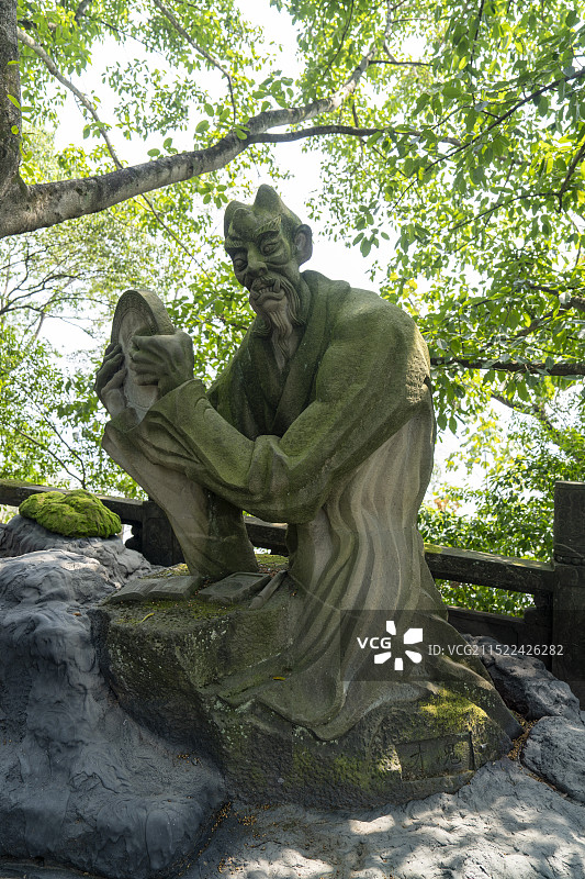 重庆丰都鬼城才鬼雕塑图片素材