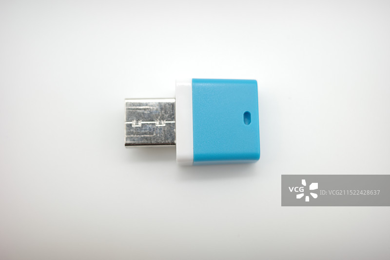 Micro SD卡读卡器多角度特写图片素材