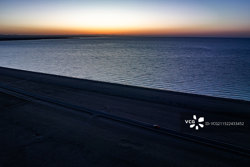 青海湖清晨图片素材