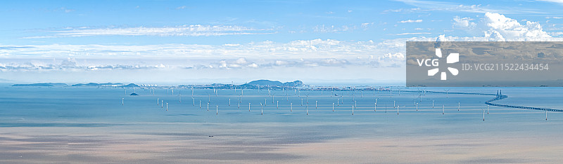 东海大桥与洋山深水港 小洋山岛 嵊泗崎岖列岛 海上风电场 上海临港眺望浙江 人类命运共同体 蓝色星球图片素材