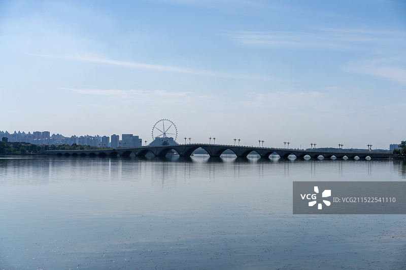 聊城东昌湖城市天际线特写图片素材