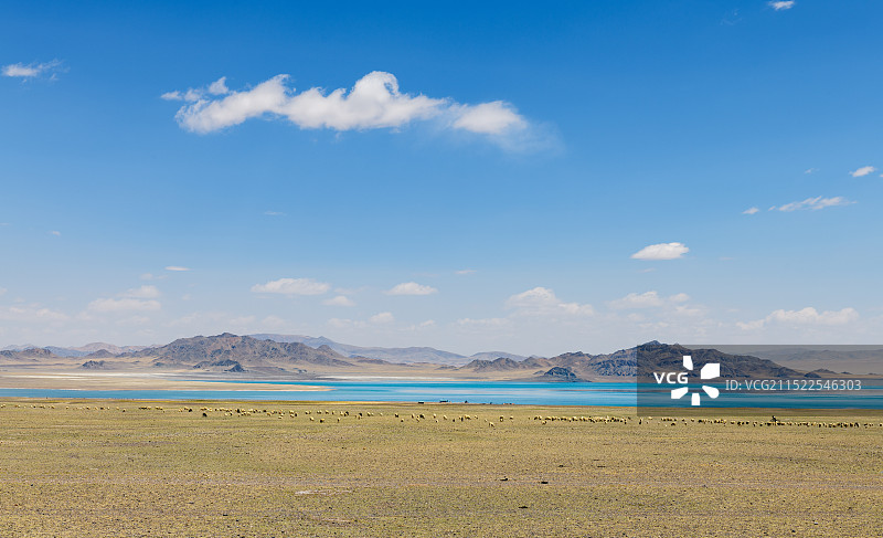 中国西藏阿里北线聂尔措风光图片素材