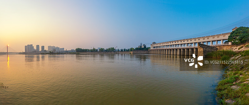 朝阳里的涡河三桥和节制闸+安徽涡阳图片素材