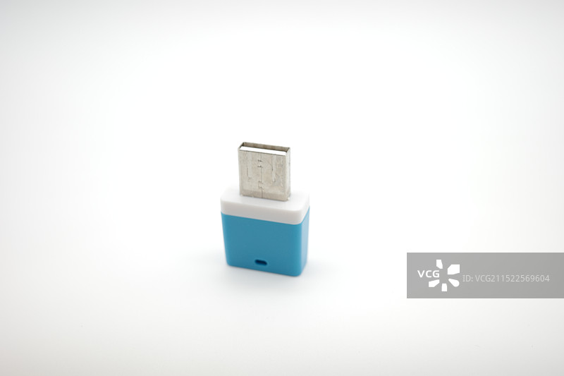 Micro SD卡读卡器多角度特写图片素材